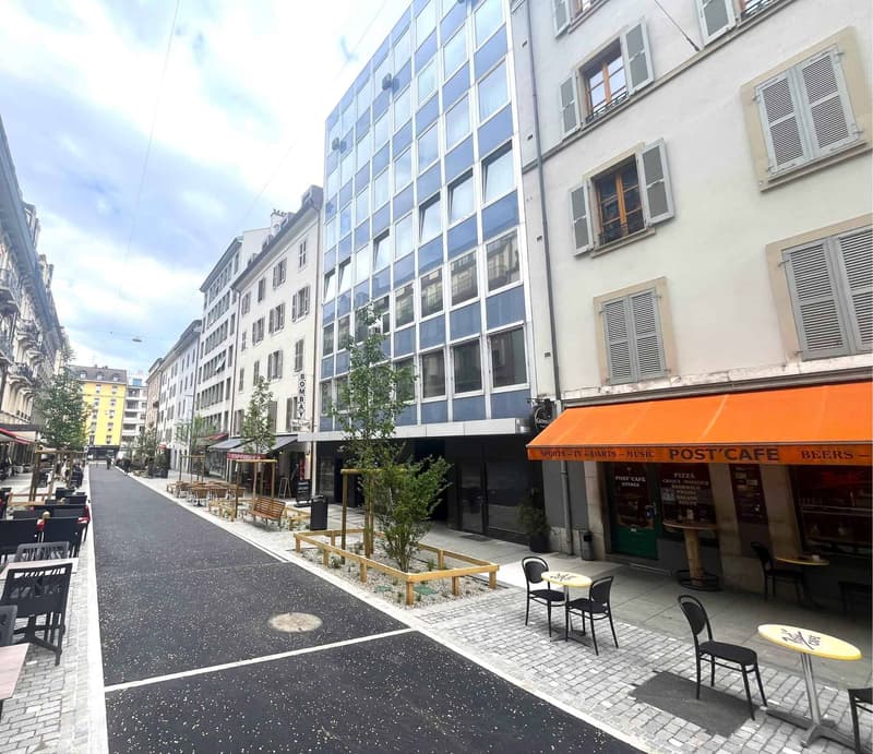 Emplacement stratégique : arcade de 100m² en plein cur d'une zone passante (1)
