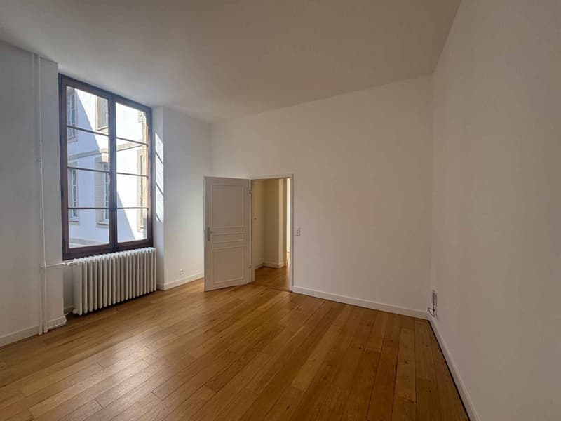 Bureaux 142 m² Centre-ville (4)