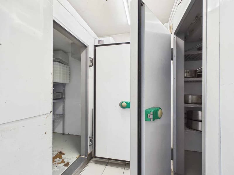 Belle surface de restaurant - Emplacement premium (12)