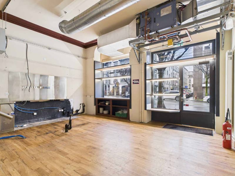 Arcade de 120m2 avec sous-sol - Restauration (2)
