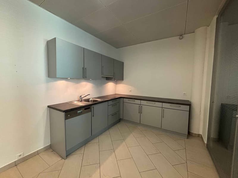 BUREAUX 230 M² - Proche Aéroport (3)