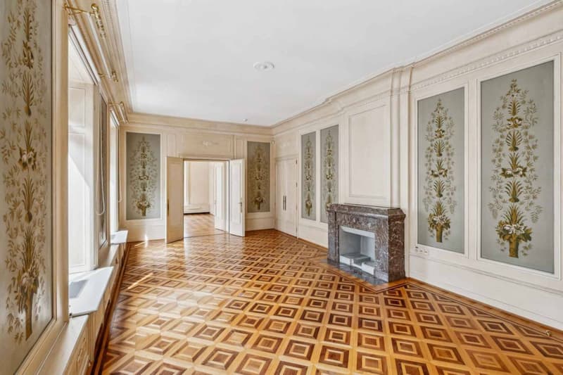 Immeuble administratif rénové d'environ 1300m2 - Quartier des Banques (7)