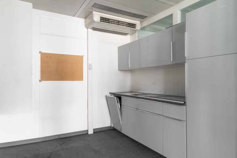 Bureaux de standing de 198 m² au Geneva Business Center (4)