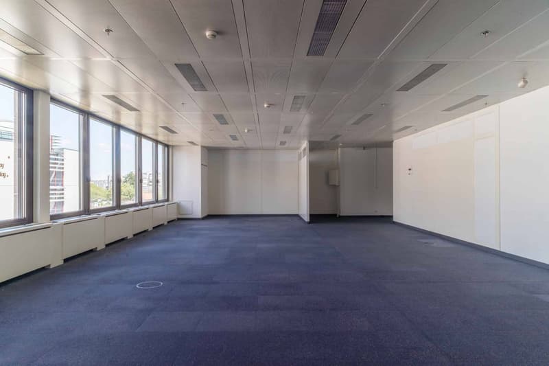 Bureaux de standing de 198 m² au Geneva Business Center (3)