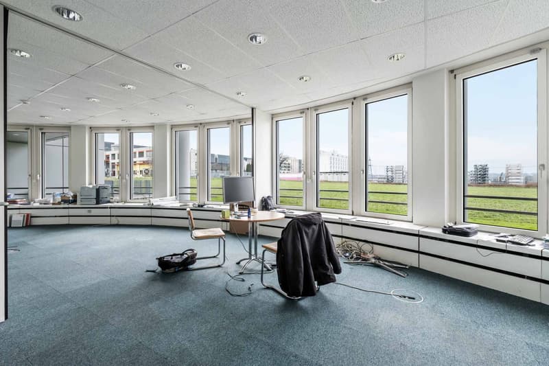 Bureaux de 73 m2 - lumineux à proximité de l'aéroport et de la Place des Nations (4)