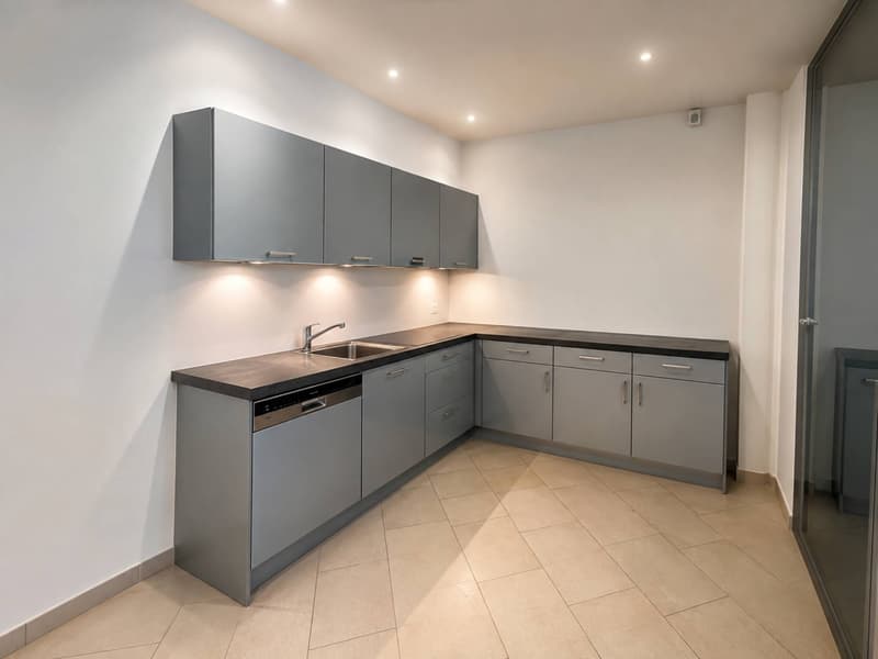 BUREAUX 230 M² - Proche Aéroport (5)