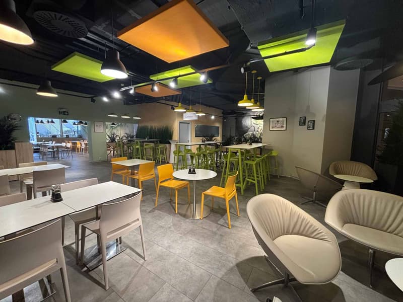 1 381 m² de bureaux à louer modulables et divisibles à partir de 37 m² (5)
