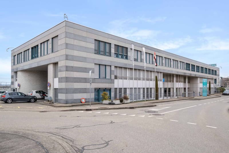 Bureaux de 78 m2 lumineux à proximité de l'aéroport et de la Place des Nations (2)