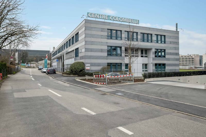 Bureaux de 78 m2 lumineux à proximité de l'aéroport et de la Place des Nations (1)