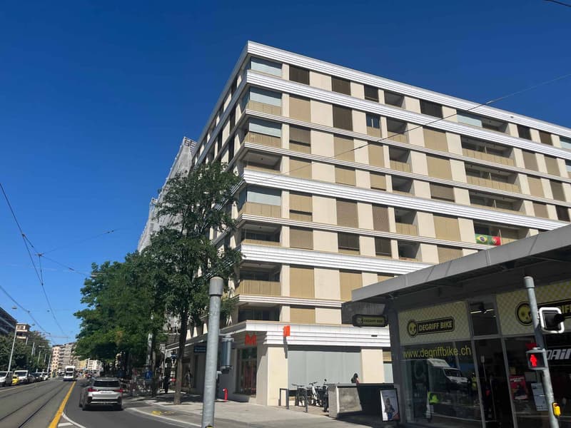 Arcade de 185 m2 - Projet neuf aux Acacias (1)