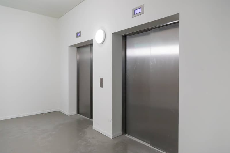 Magnifique surface de 230 m2 au 2ème étage d'un bâtiment moderne (10)