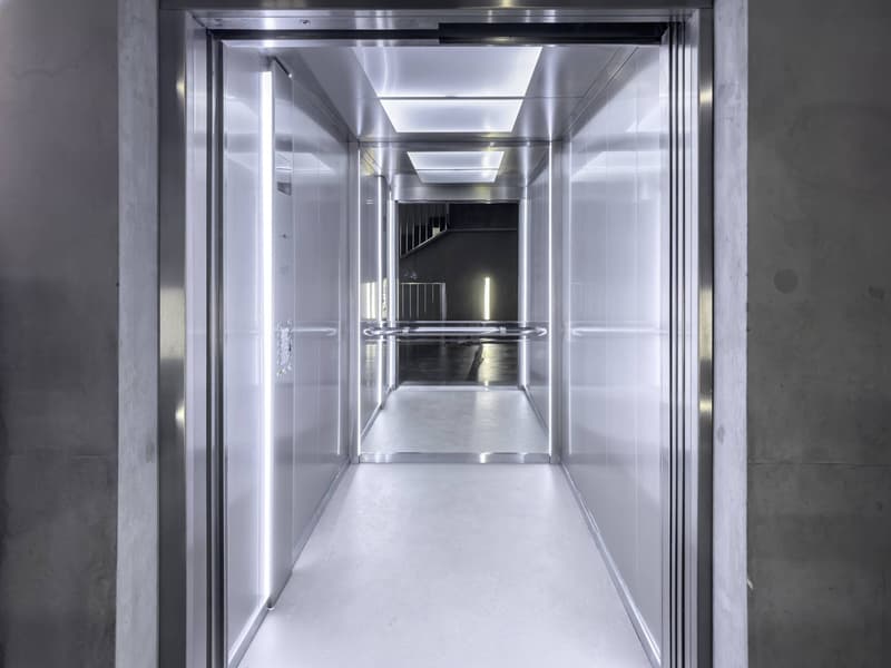 Magnifique surface de 600m2 au 2ème étage d'un bâtiment moderne (11)