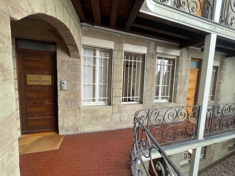 Bureau 158m2 - Vieille-Ville (13)