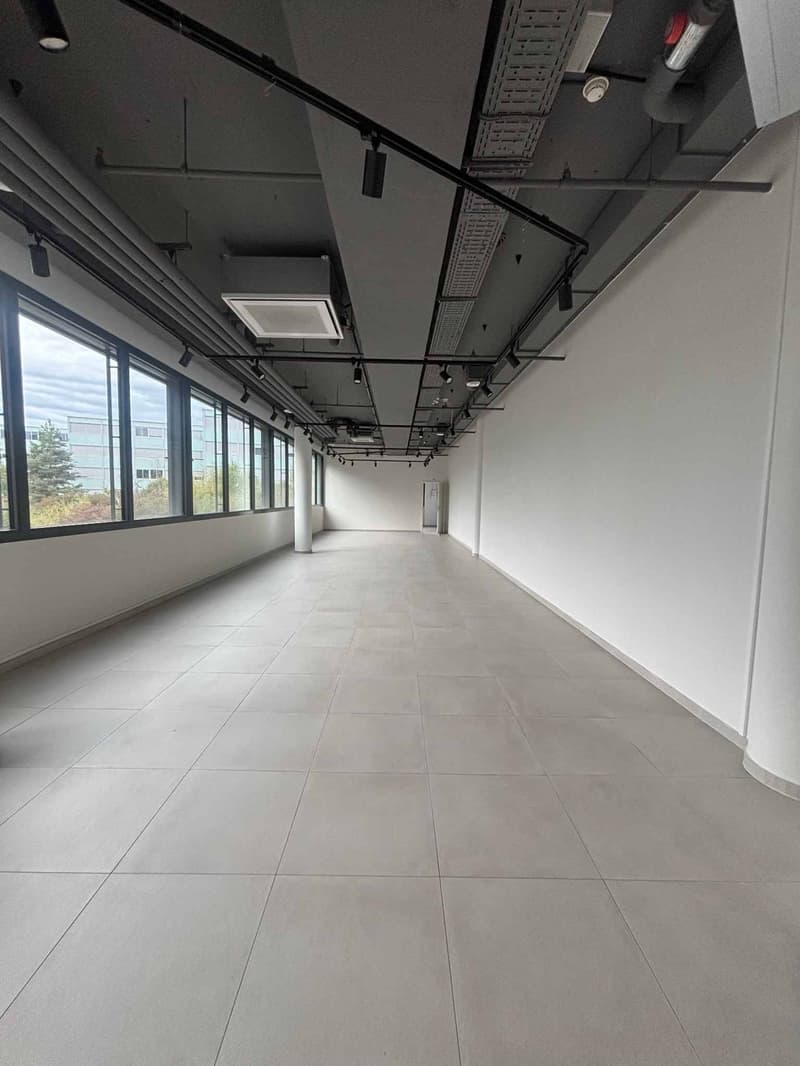 ARCenter Arcade commerciale de 111 m² (2)