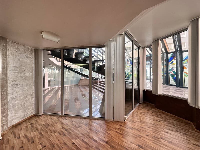 Showroom, bureaux, locaux de 180 m2 à louer à la Chaux-de-Fonds (6)