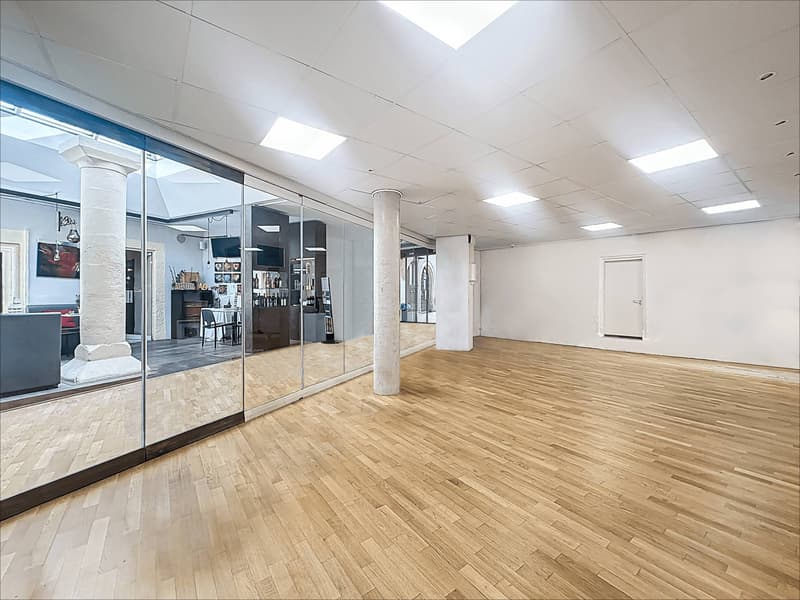 Magnifique arcade de 78 m2 à louer à l'hypercentre de Neuchâtel (3)