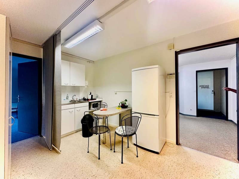 Bureaux, locaux de 130 m2 à louer au Mont-sur-Lausanne (4)