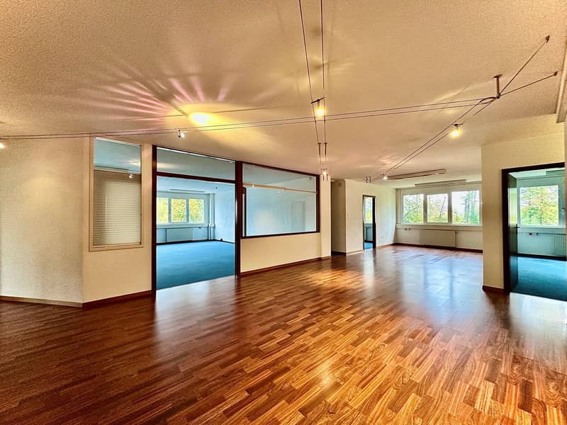 Bureaux, locaux de 186 m2 à louer à Lausanne (2)