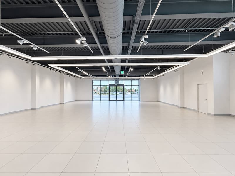 LOCAL COMMERCIAL 946 M² - EXCELLENTE VISIBILITE (3)