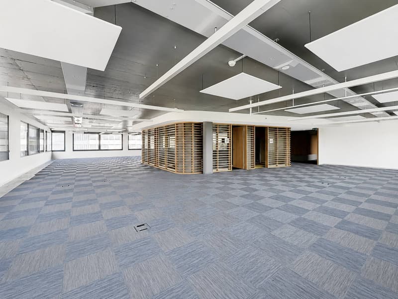 LAKE CENTRE - Un rez-de-chaussée prêt pour votre production alimentaire (5)