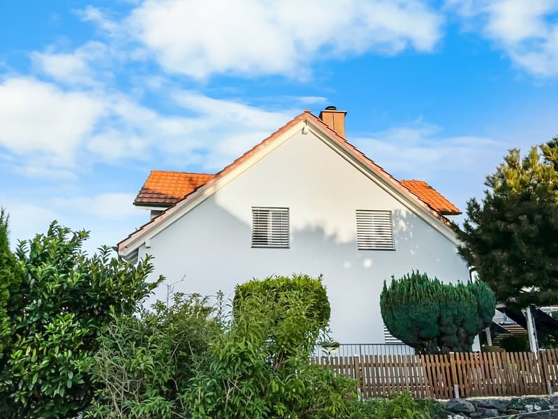 Einfamilienhaus mit Garten und Seesicht