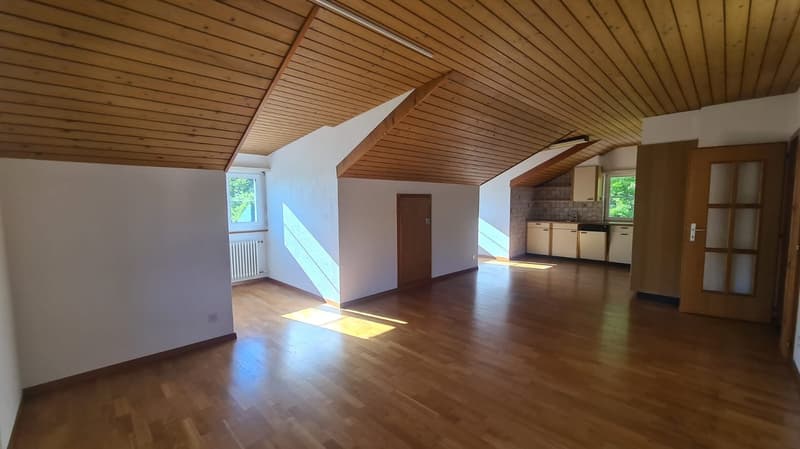 Appartement 4 pièces lumineux avec garage à Charmoille (4)