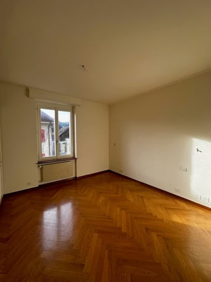 Spacieux appartement 4.5 pièces avec balcon et parking à Delémont (18)