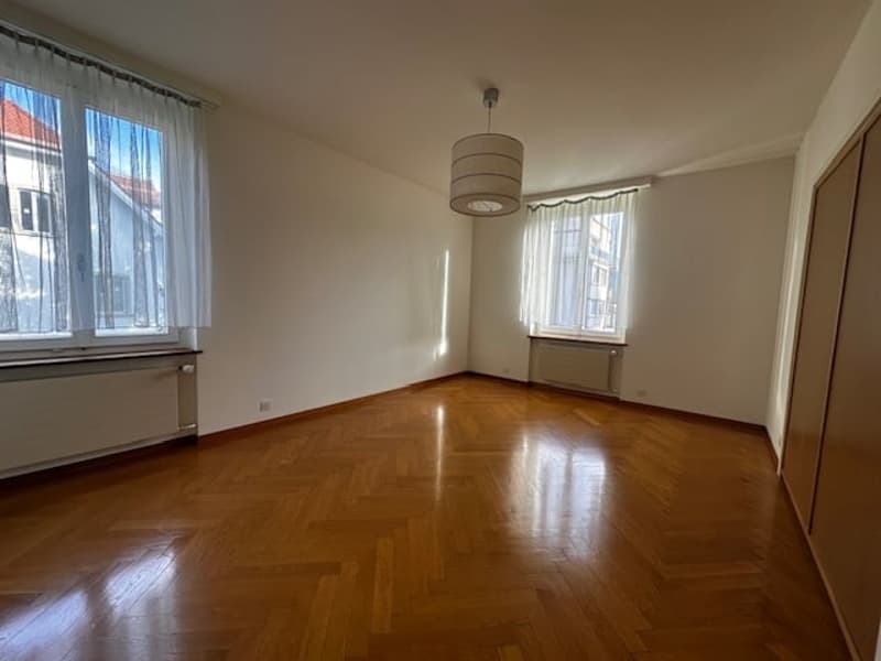 Spacieux appartement 4.5 pièces avec balcon et parking à Delémont (16)