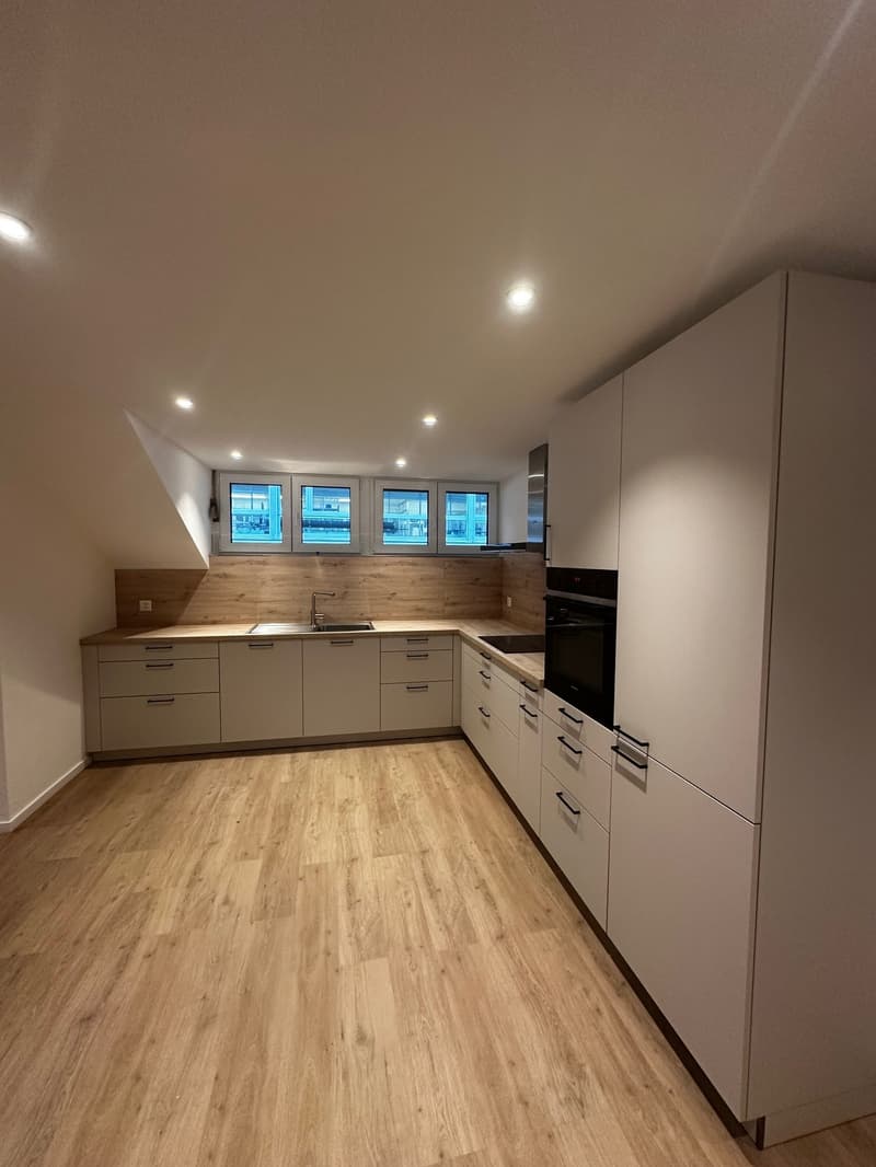 Spacieux appartement de 4,5 pièces rénové à Bévilard (2)