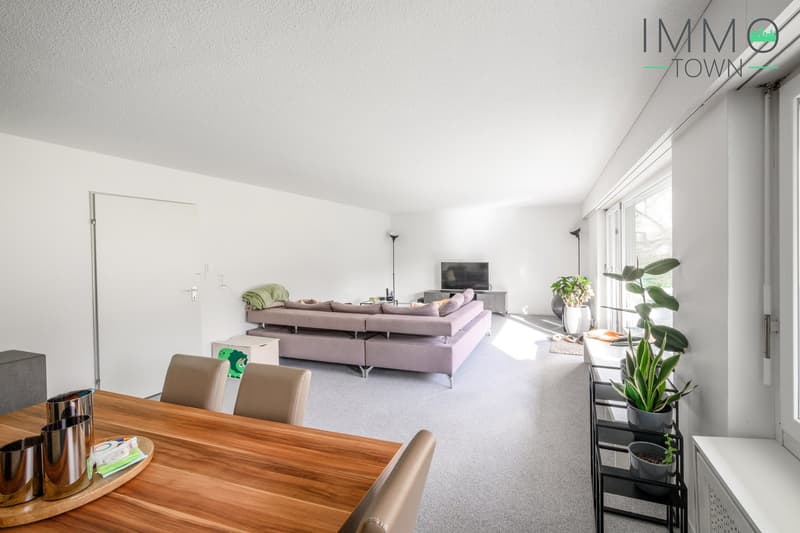 Grosszügige 4.5-Zimmer-Wohnung mit tollem Weitblick ins Grüne und guter Anbindung (8)