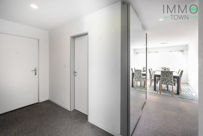 Grosszügige 4.5-Zimmer-Wohnung mit tollem Weitblick ins Grüne und guter Anbindung (2)