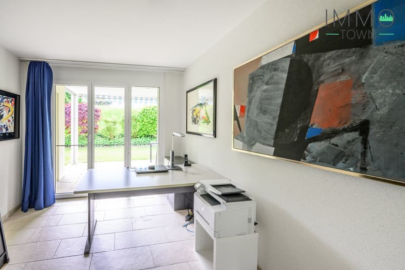 Wohnen mit Weitblick: Grosszügige Gartenwohnung mit 280 m² fantastischem, privatem Gartenparadies (3)