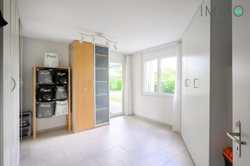 Wohnen mit Weitblick: Grosszügige Gartenwohnung mit 280 m² fantastischem, privatem Gartenparadies (4)
