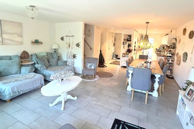 Modernes Doppel-Einfamilienhaus mit Weitblick und grosser Terrasse in Rodersdorf SO (8)