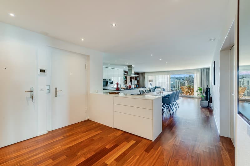 Exclusive 4.5-Room Apartment with Private Lift Access in a Prime Allschwil Location (9)
