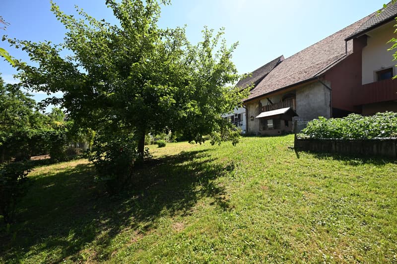 Stockwerkeigentum in historischem Bauernhaus mit modernem Wohnkomfort und traumhaftem Garten (35)