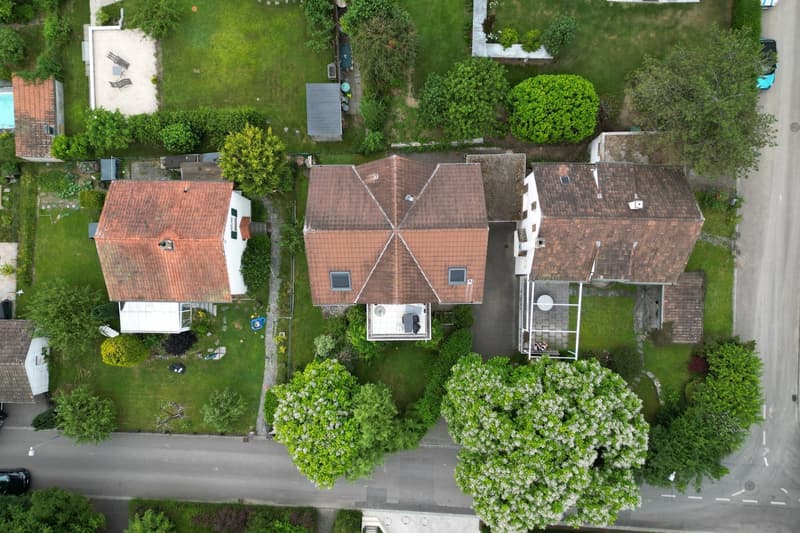Attraktives Dreifamilienhaus/Mehrgenerationenhaus an begehrter Wohnlage in Arlesheim (3)