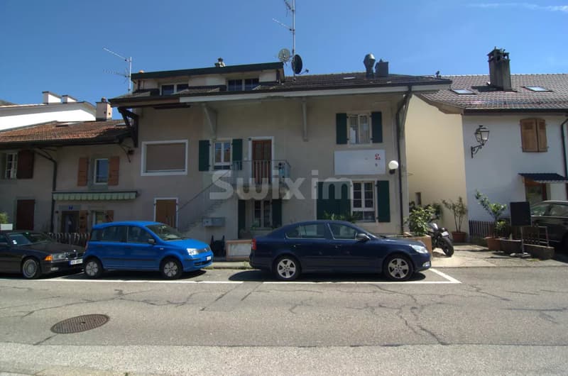 Restaurant spacieux dans maison de village