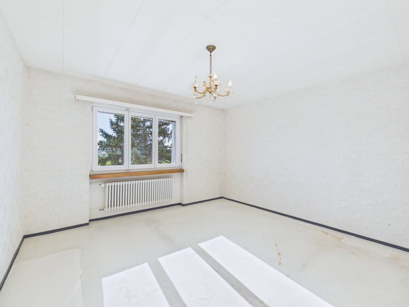 4.5-Zimmer-Wohnung mit Balkon, Garage und viel Gestaltungspotenzial (8)