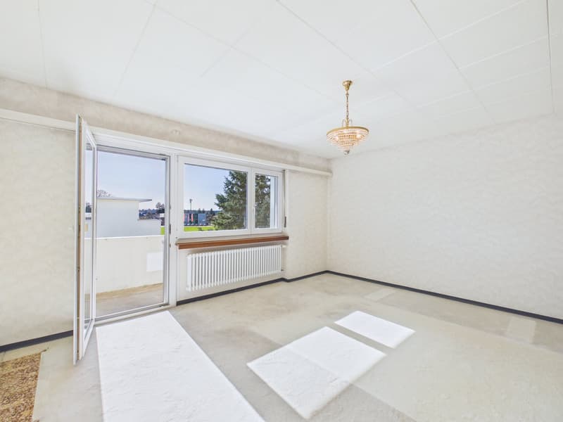 4.5-Zimmer-Wohnung mit Balkon, Garage und viel Gestaltungspotenzial (3)