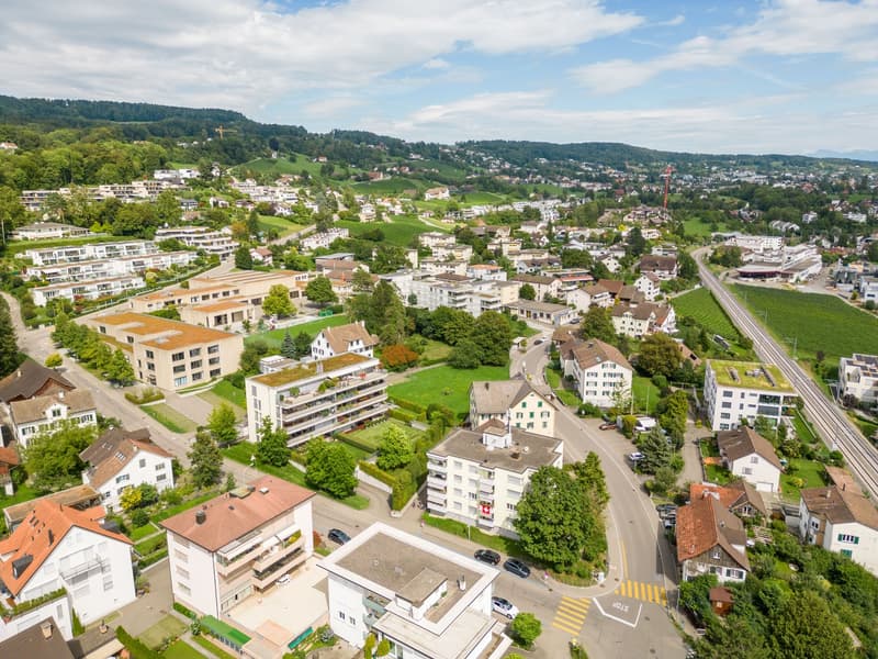 Familienfreundliche 5.5-Zimmer-Wohnung direkt bei der Primarschule Obermeilen (9)