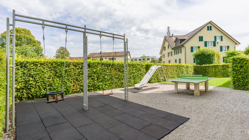 Familienfreundliche 5.5-Zimmer-Wohnung direkt bei der Primarschule Obermeilen (10)