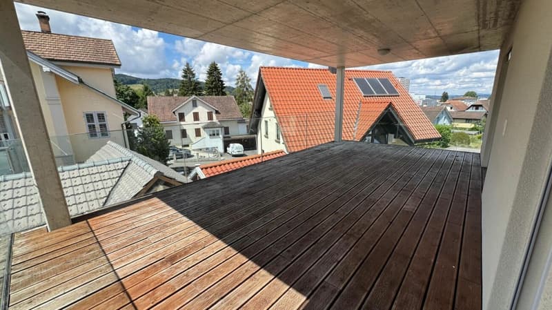 Moderne 4.5-Zimmer-Wohnung mit grosser Terrasse (8)