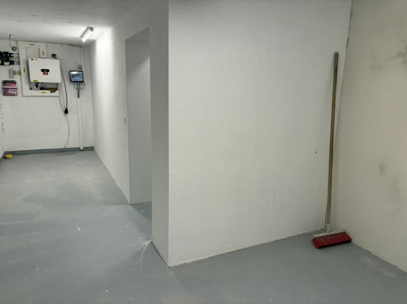 Stauraum oder Platz für Hobby gesucht? Disponibelraum zu vermieten. (2)