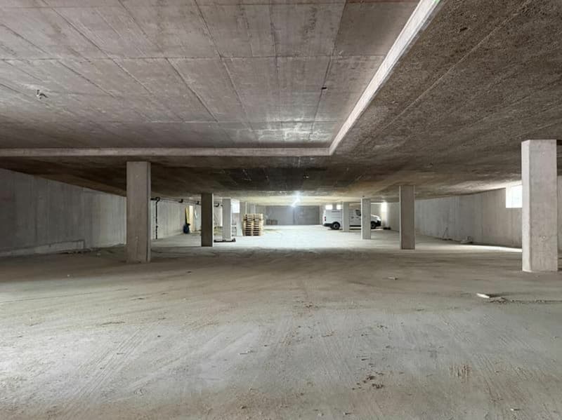Einstellhallenplätze zu vermieten (2)