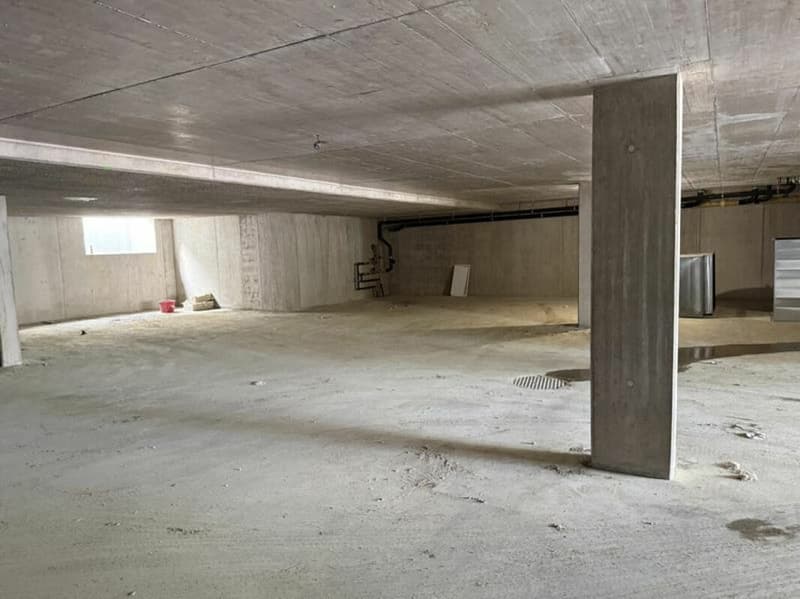 Einstellhallenplätze zu vermieten (8)