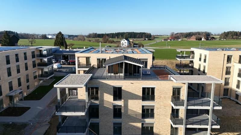 Ganz oben. Ganz frei. Ganz Zuhause - exklusive 3.5-Zi.-Attikawohnung in Berg (1)