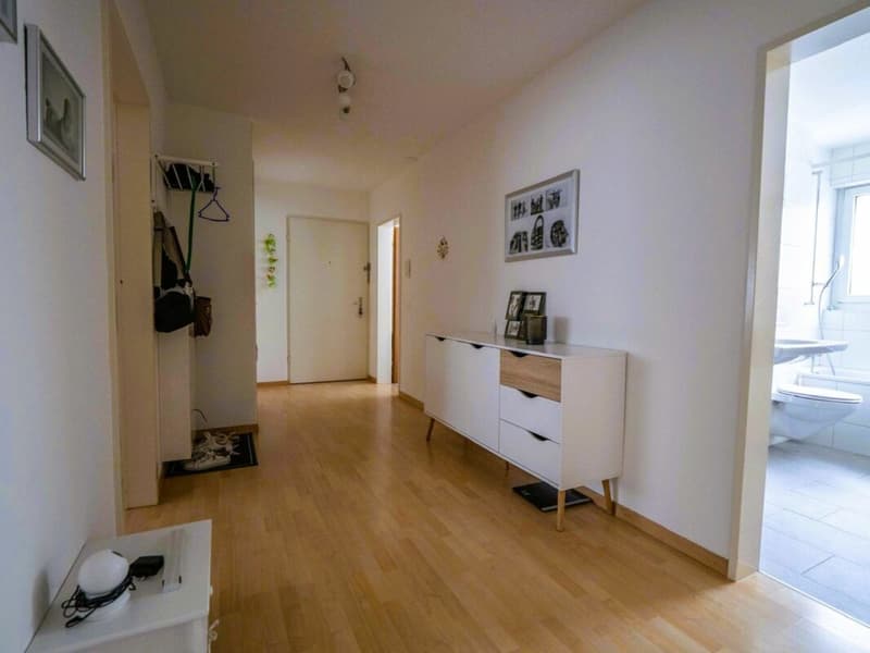 Attraktive 3.5-Zimmer-Wohnung mit Südbalkon in Domat/Ems (4)