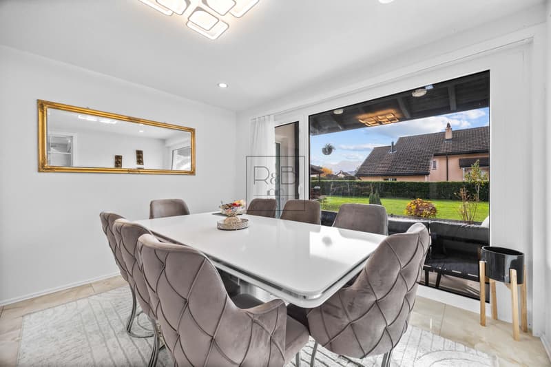 Magnifique maison de deux appartements (6)