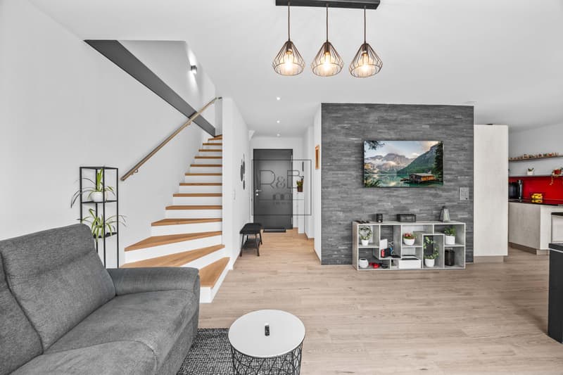 Belle maison contiguë sise à La Tour-de-Trême (4)